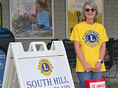 employee volunteering with a civic organization