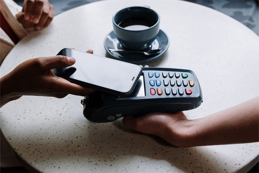 using a mobile wallet to pay by smartphone